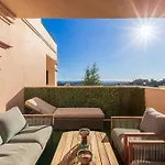 Elegant 3 Bed Apartment With Sea View In Nueva Andalucia
