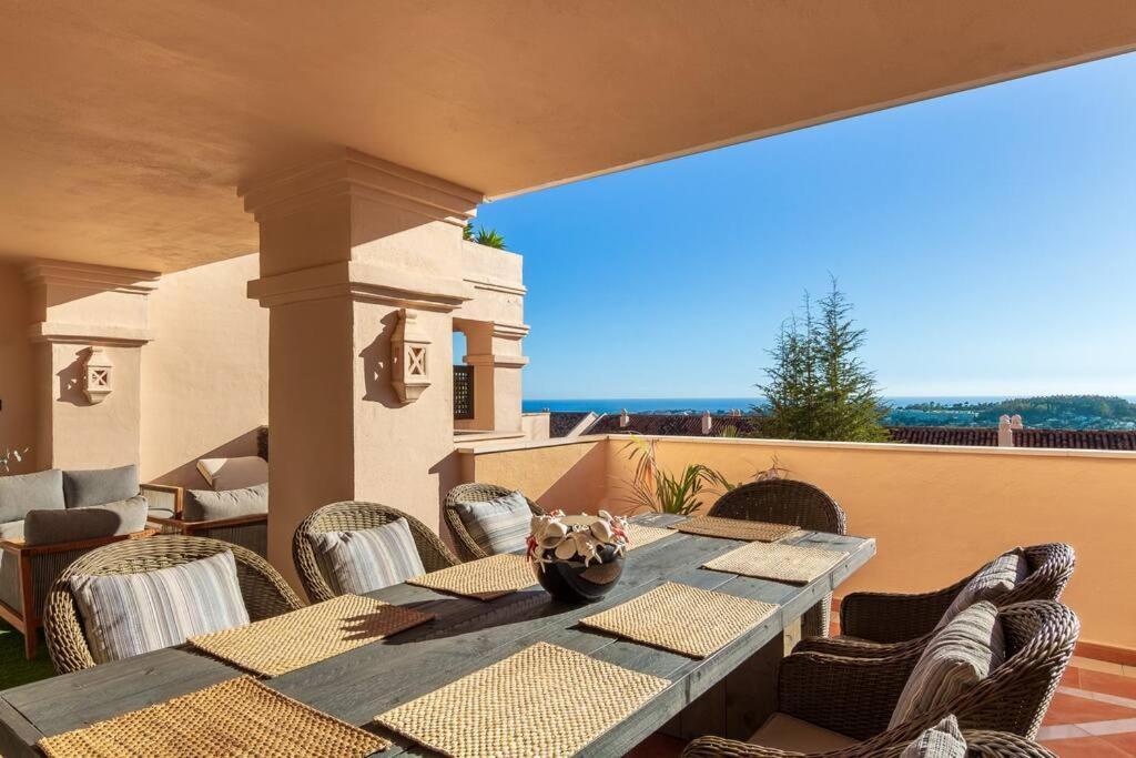 Elegant 3 Bed With Sea View In Nueva Andalucia