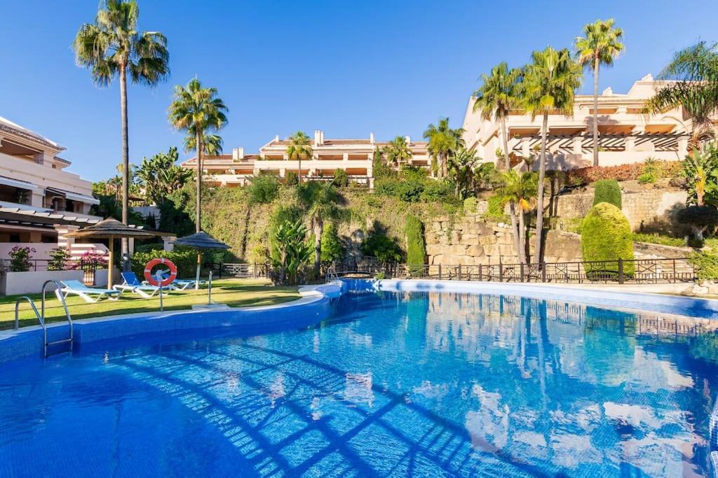Elegant 3 Bed With Sea View In Nueva Andalucia Apartment *