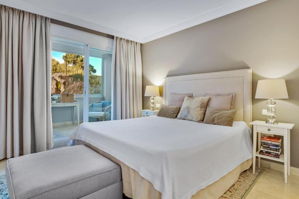 Elegant 3 Bed With Sea View In Nueva Andalucia *