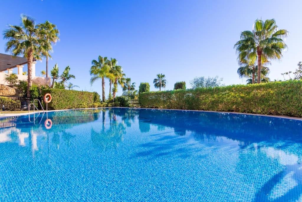 Apartment Elegant 3 Bed With Sea View In Nueva Andalucia